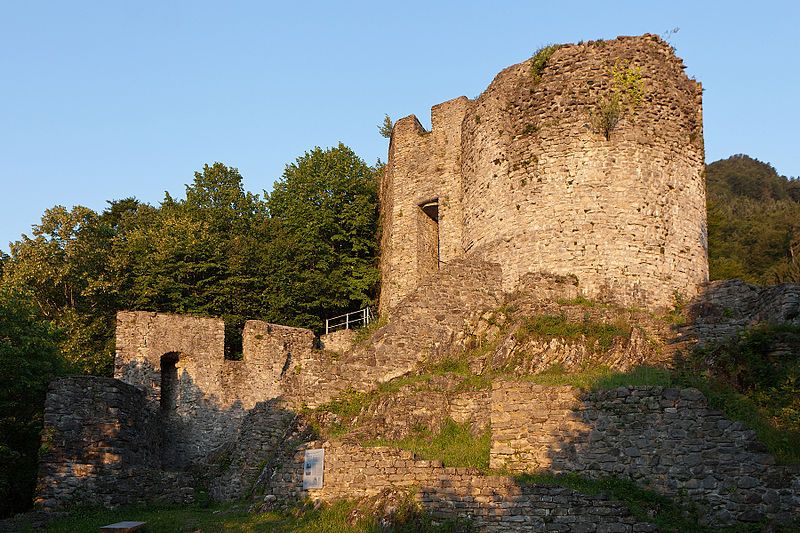 File:B-Wilderswil-Ruine-Unspunnen.jpg