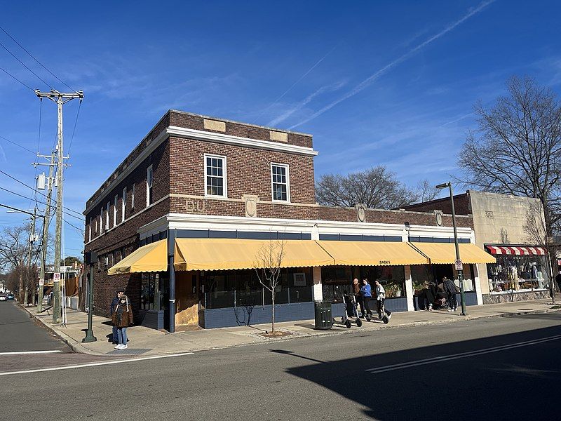 File:Babes of Carytown.jpg