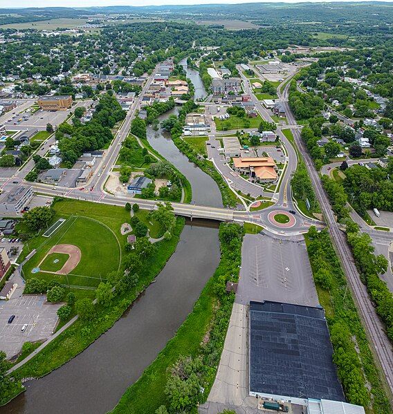 File:Baraboo River.jpg