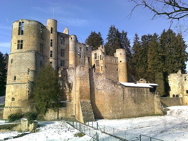 File:Beaufort castle.jpg