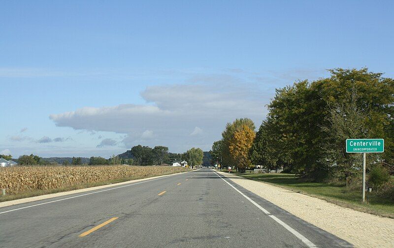 File:CentervilleWisconsinSignWIS35.jpg