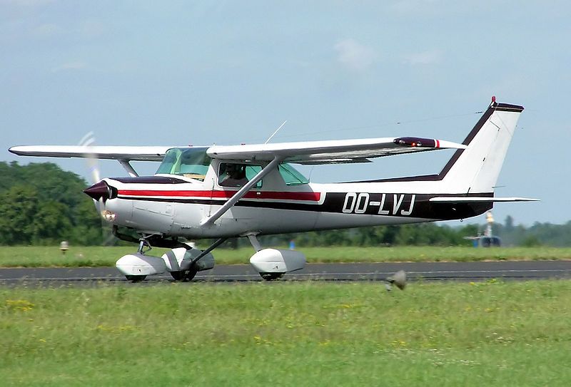 File:Cessna.fa152.aerobat.oo-lvj.arp.jpg