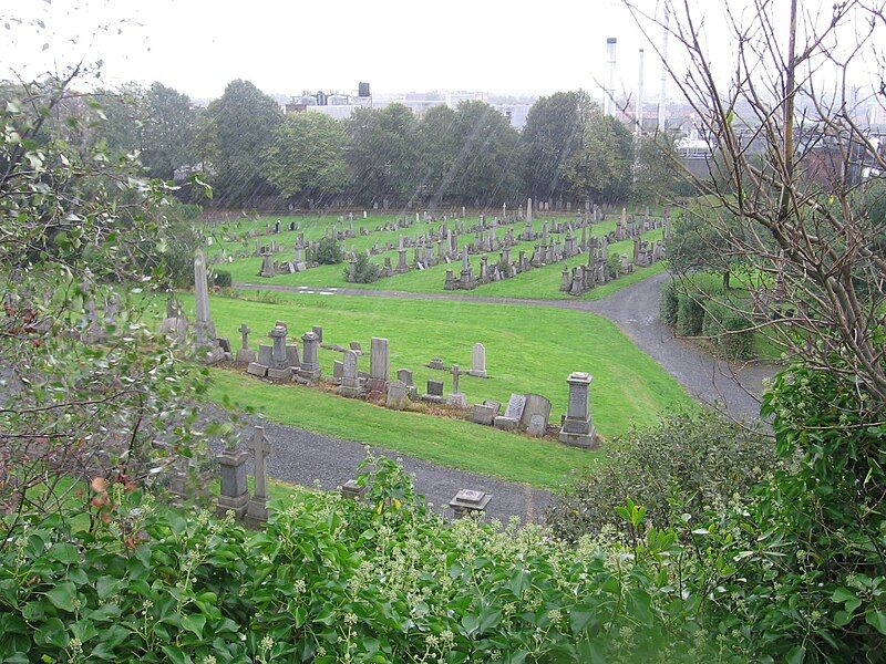 File:Glasgow Necropolis.jpg