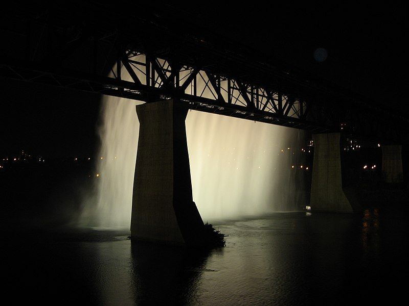 File:HighLevelWaterfallatNight.JPG