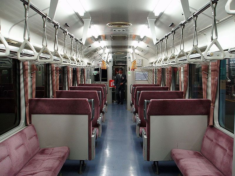 File:JRE DC100-204 inside.jpg