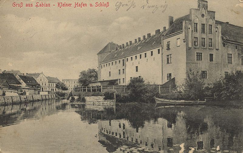 File:Laibau Schloss.jpg