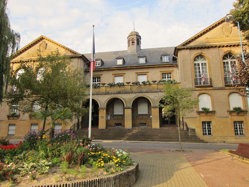 File:Mairie Ars Moselle.jpg