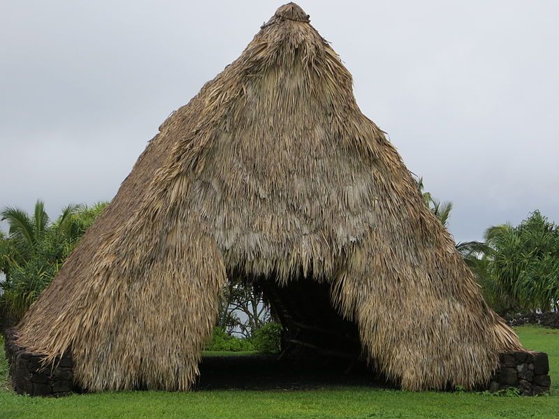 File:Maui-Piilanihale-canoehouse.JPG