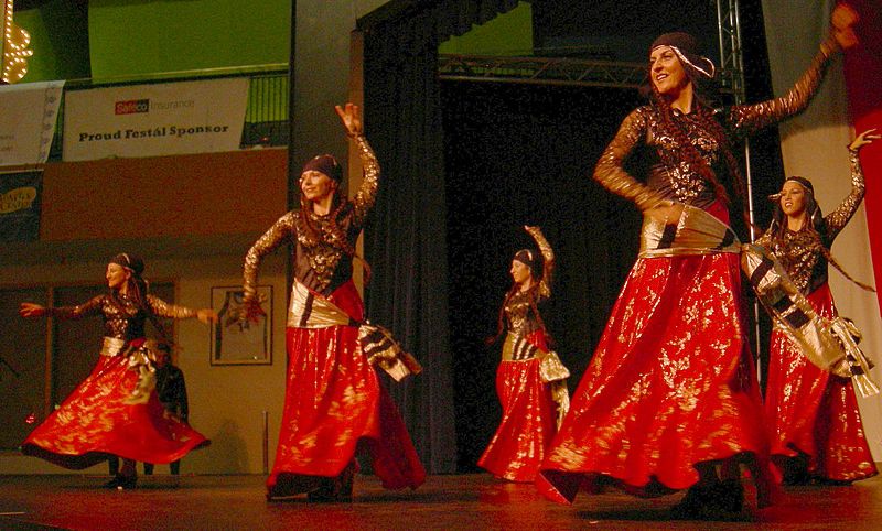 File:Mavi Dance 08.jpg