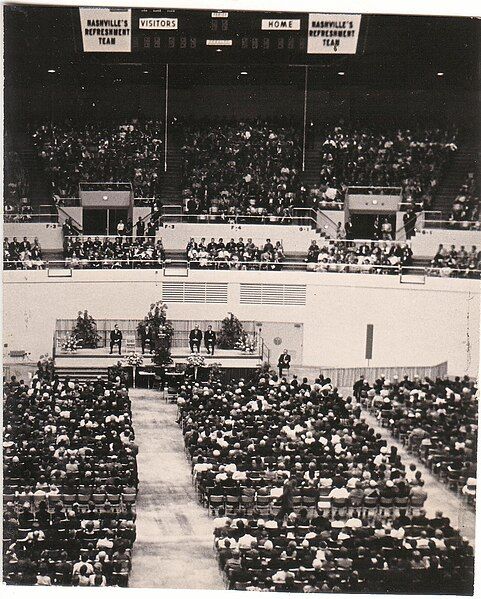 File:NashvilleMunicipalAuditoriumGospelMeeting1962 1.JPG