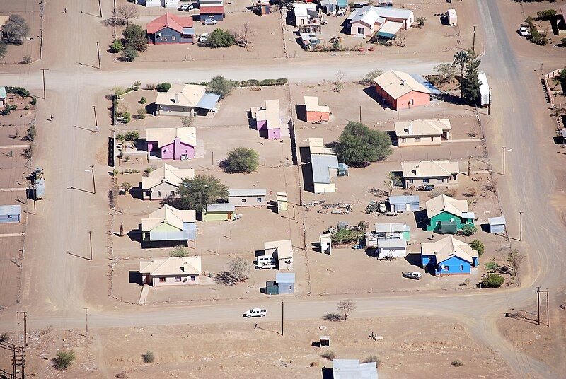 File:Ortsteil Keetmanshoop.jpg