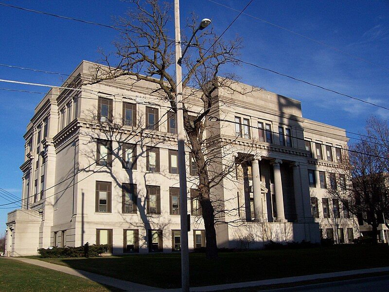 File:OshkoshWisconsinCityHall.jpg