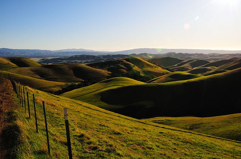 File:Rolling green hills.jpg