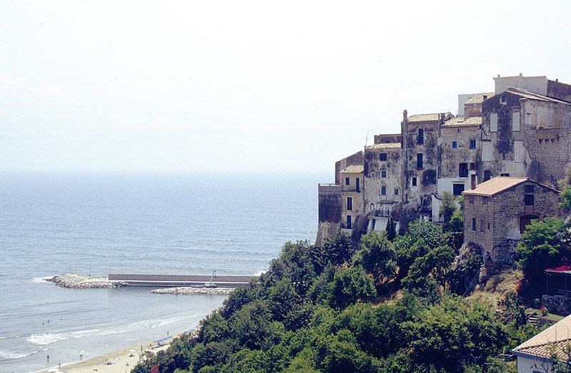 File:Sperlonga02.jpg