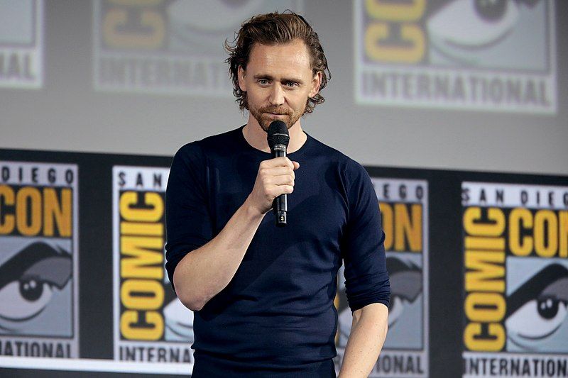 File:Tom Hiddleston (48468962561).jpg