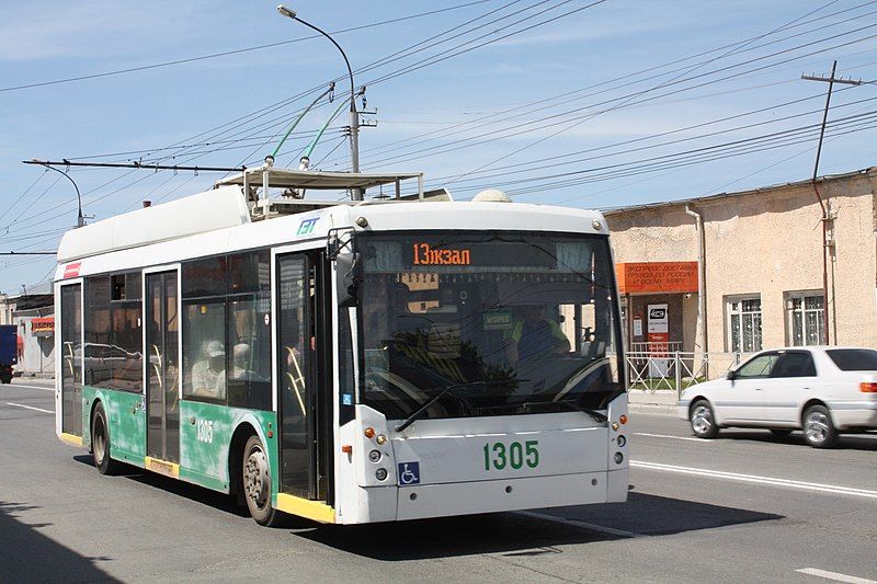 File:Trolleybus, Novosibirsk 1.jpg