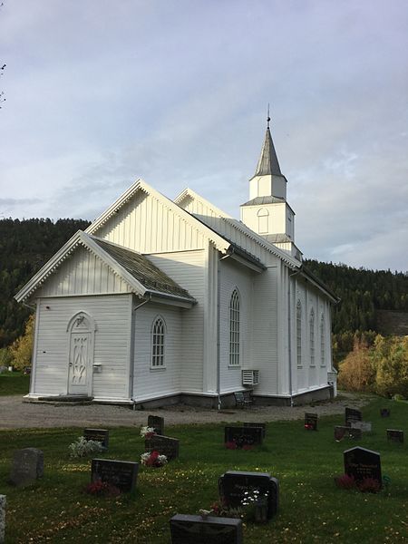 File:Vemundvik kirke 2.jpg