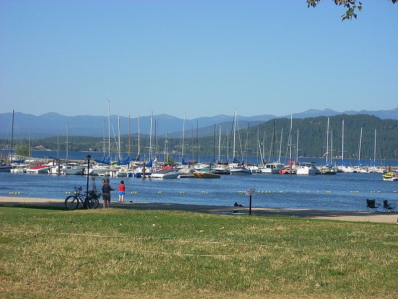 File:WindbagMarina.JPG