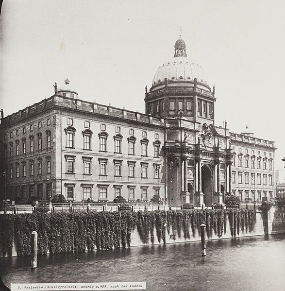 File:Berlin-Mitte-Ehemaliges Berliner Schloss-ZI-0136-06-Th176311.jpg