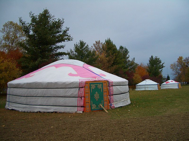 File:Bloomington-TibetanCC-Yurts-9114.jpg