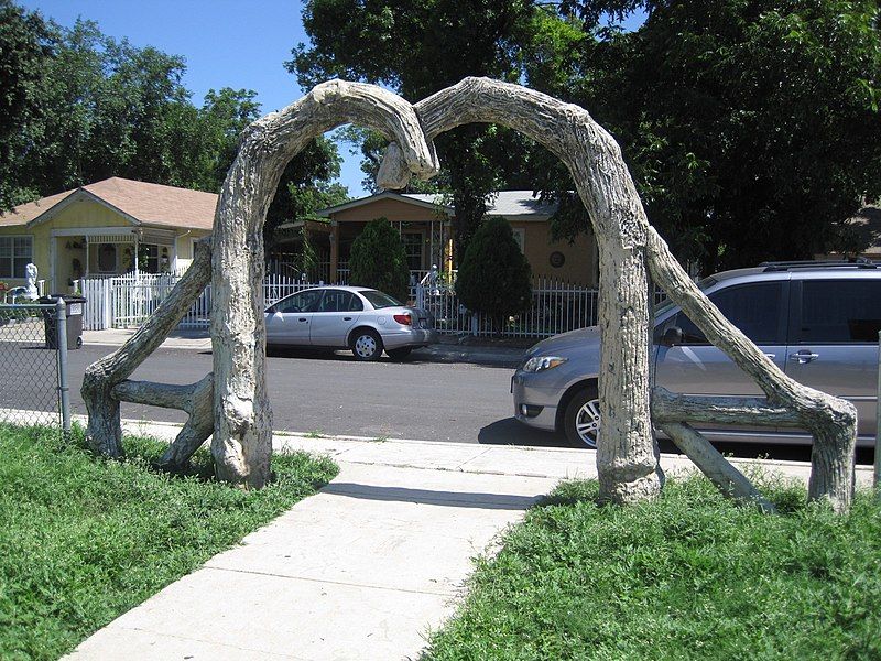 File:Buckey Park Gate.jpg