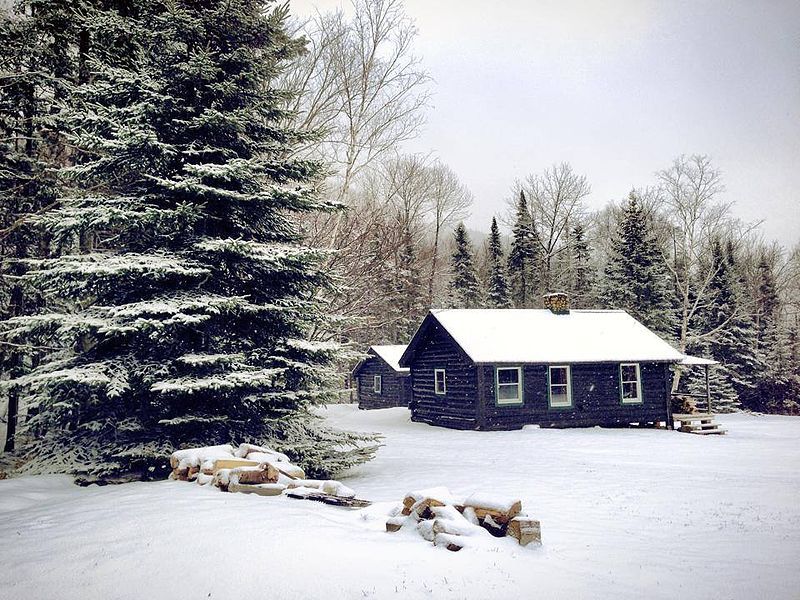 File:BulldogCampsWinterCabins.jpg