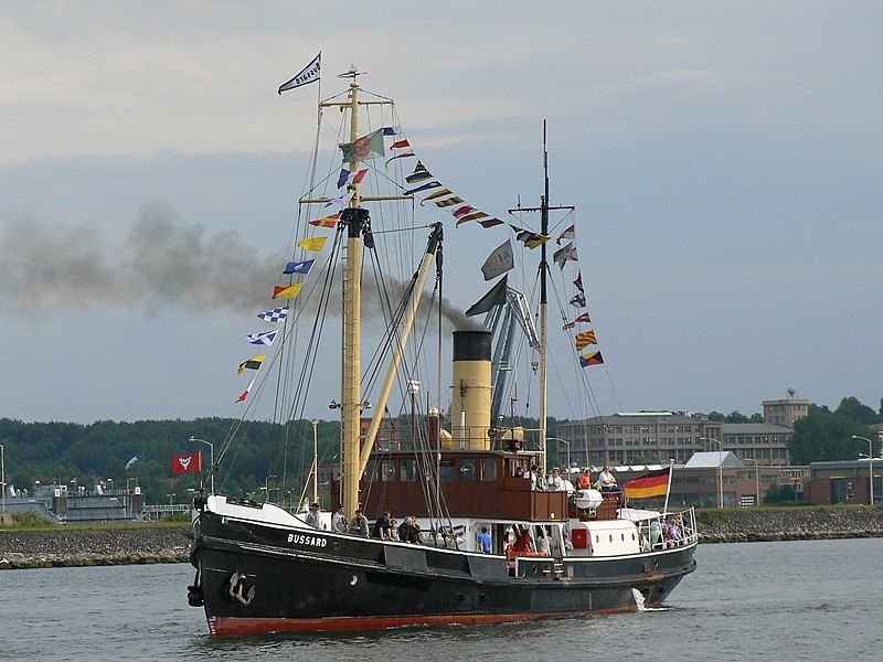 File:Dampfschiff Bussard Kiel2007.jpg