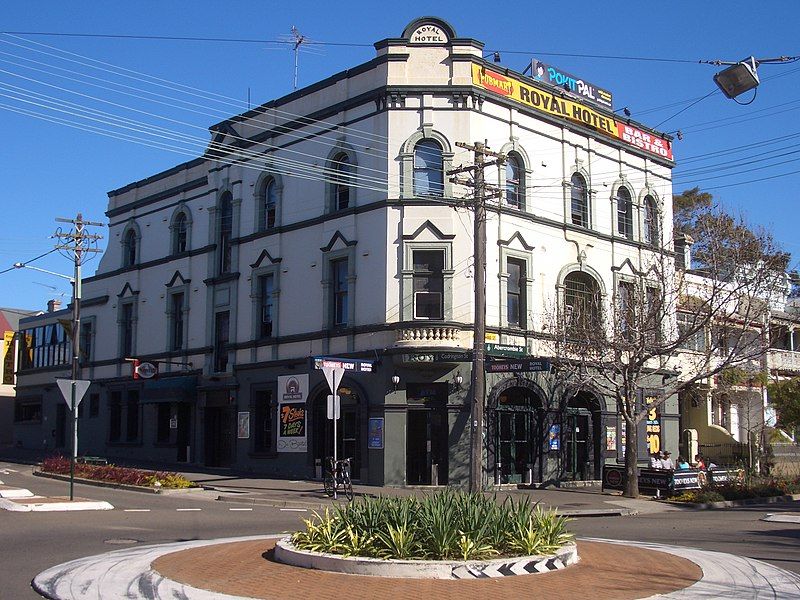 File:Darlington Royal Hotel.JPG