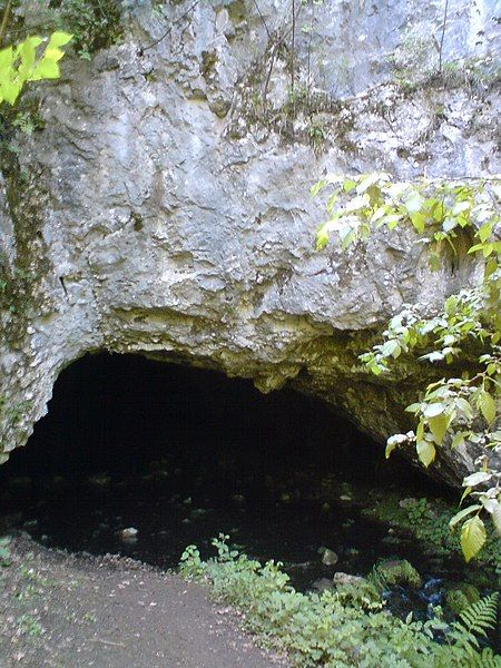 File:Degurić cave-Gradac.jpg