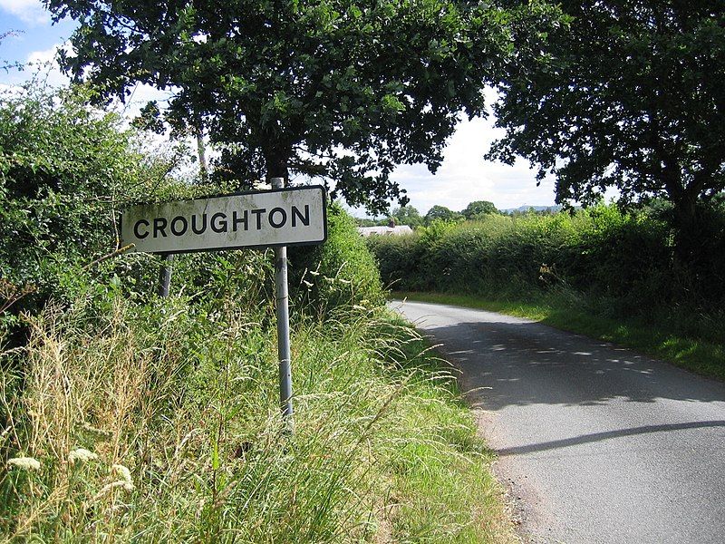 File:Entrance to Croughton.jpg