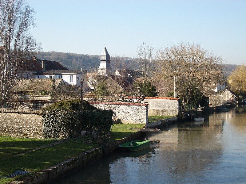 File:Garennes sur eure.jpg