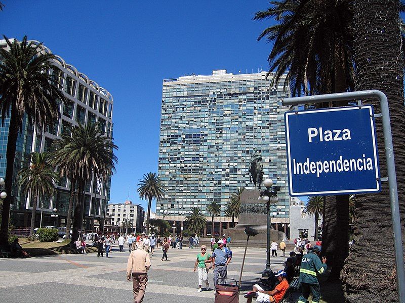 File:Montevideo plaza independencia.jpg