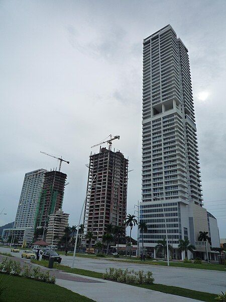 File:Panamá Construction.JPG