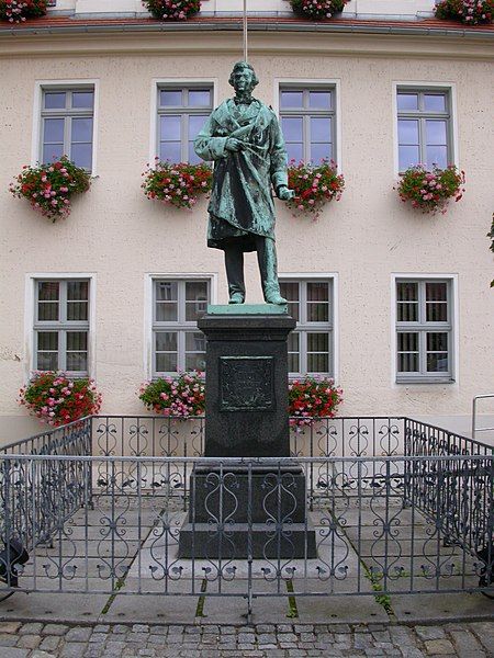 File:Rietschel denkmal pulsnitz.jpg