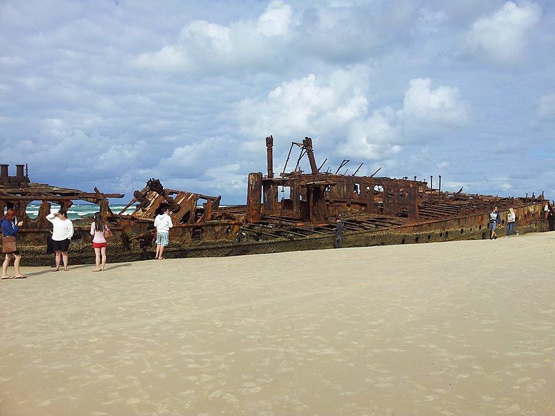 File:ShipWreckMahenoFraserIsland.jpg