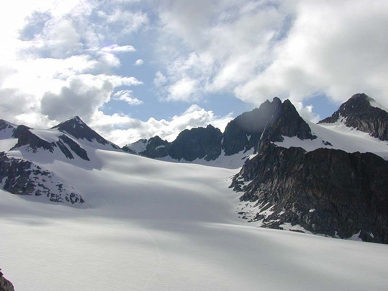 File:Stubai Alps2.jpg