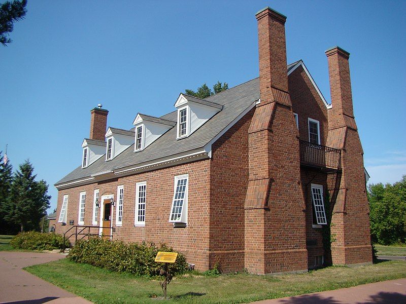 File:Wakefield Hall.JPG