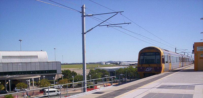 File:AirTrain-arriving-at-Brisbane-Airport-domestic-terminal-platform.jpg