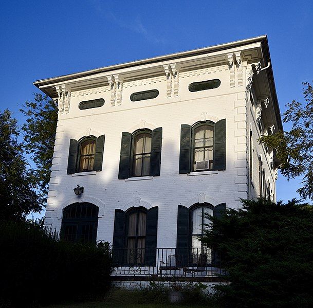 File:Alfred Hebard House.jpg