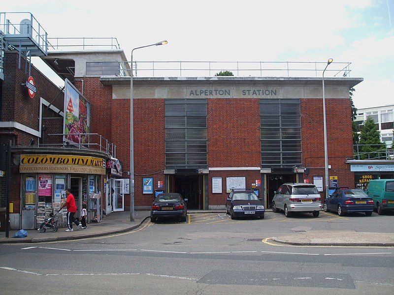 File:Alperton station building.JPG