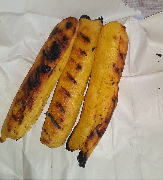 File:Arepas de mano.jpg