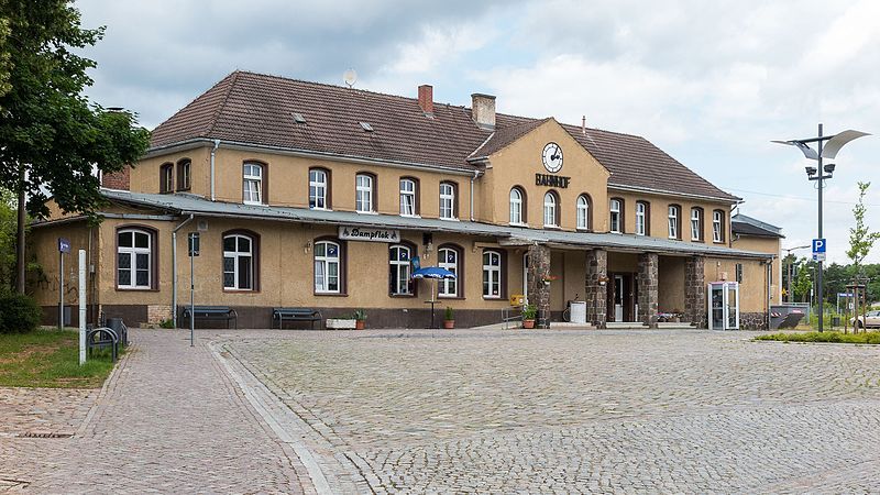 File:Bahnhof Fürstenberg (Havel)-20160628.jpg