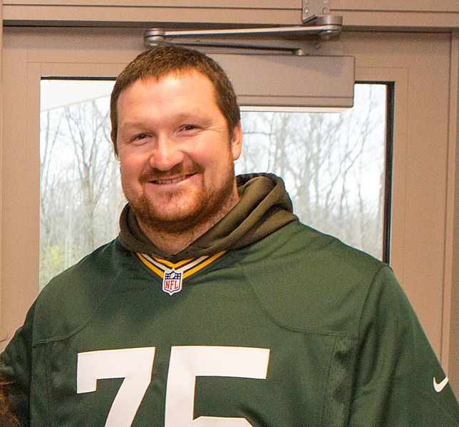 File:Bryan Bulaga 2016.jpg