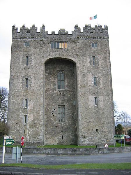 File:Bunratty castle.jpg