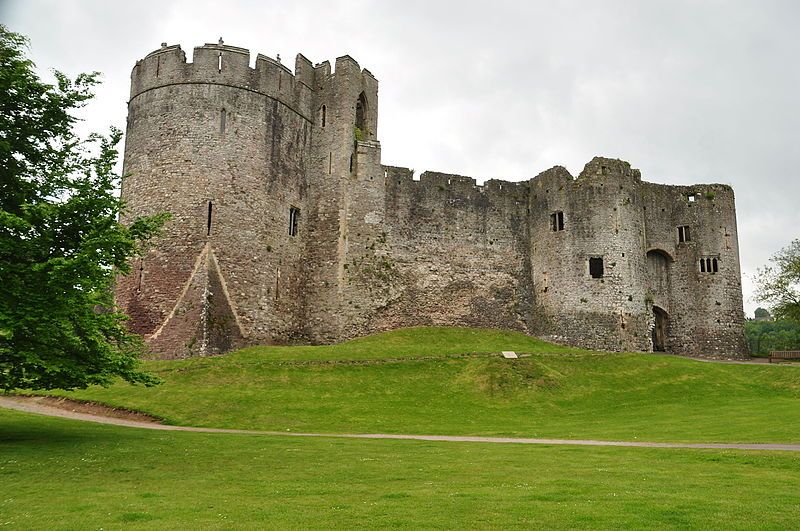 File:Chepstow Castle (4197).jpg