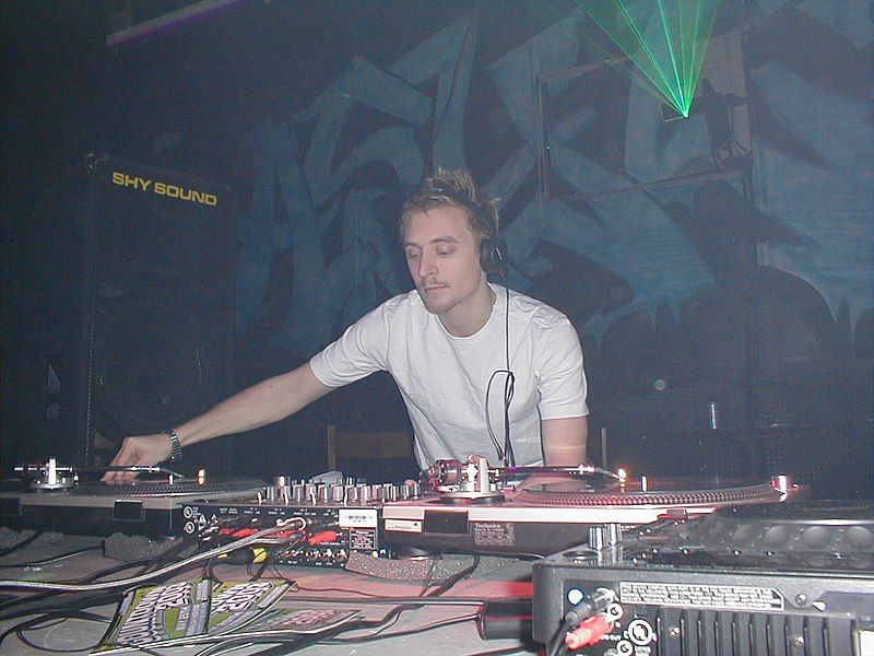 File:DJ Fresh.jpg