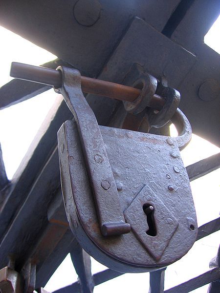 File:Early padlock.jpg