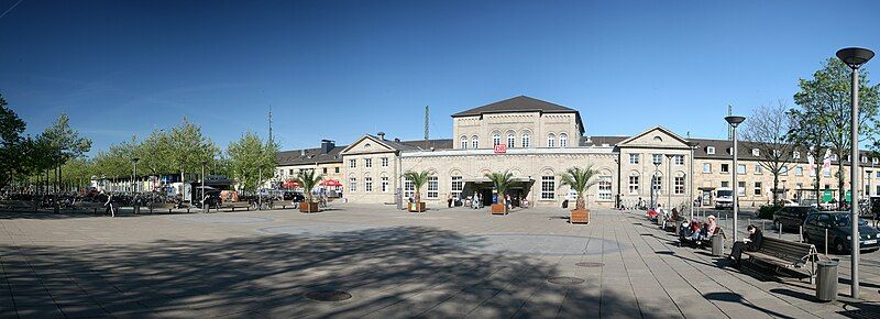 File:Göttingen train station.jpg