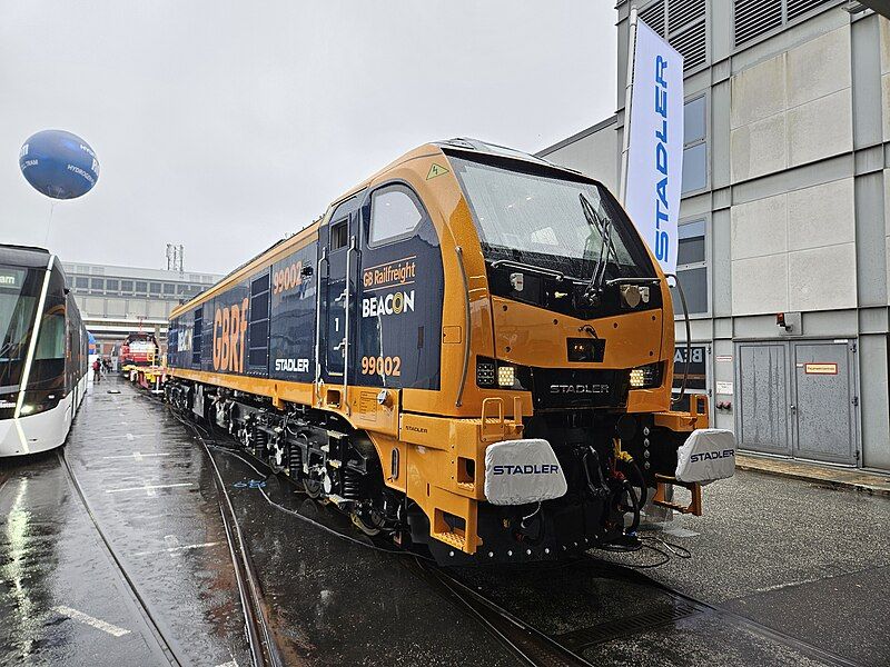 File:Gb-railfreight-beacon-rail-99002--built-by-stadler-rail--on-innotrans-fair--2024-09-24--picture-by-georgr--cc-by-sa.jpg