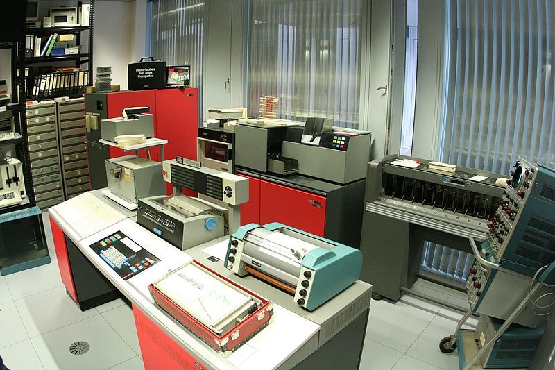 File:IBM 1130 (16758008839).jpg